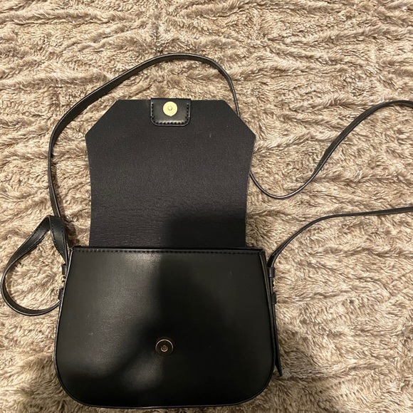 Call it Spring purse - Picture 3 of 3